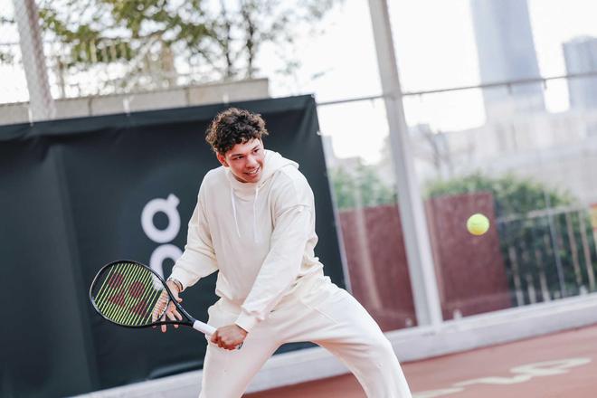 不是强打个 不是强打个